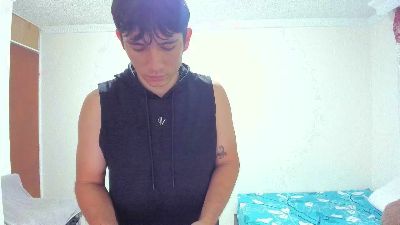 Thiago_deseo22 live cam on Cam4