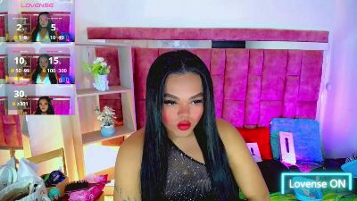 ThiaraVarannes live cam on Cam4