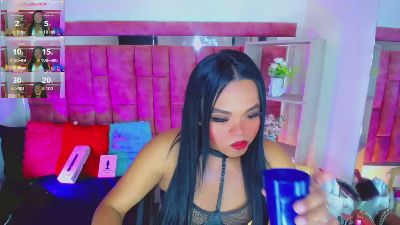 ThiaraVarannes live cam on Cam4