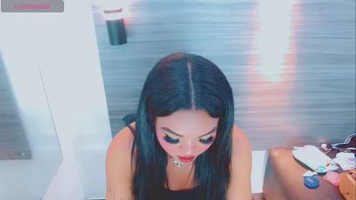 ThiaraVarannes live cam on Cam4