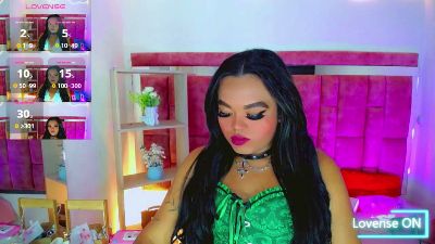 ThiaraVarannes live cam on Cam4