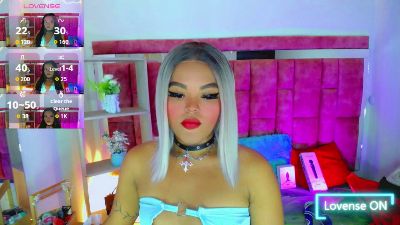 ThiaraVarannes live cam on Cam4