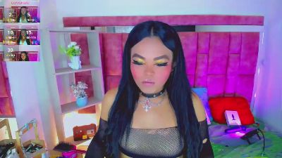 ThiaraVarannes live cam on Cam4
