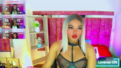 ThiaraVarannes live cam on Cam4