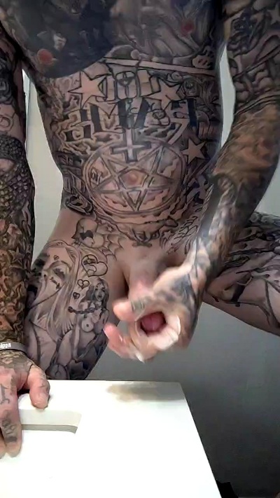 ThickThighsNHam live cam on Cam4
