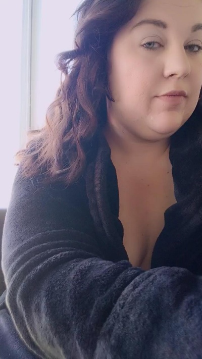 Thickthighs1995 live cam on Cam4