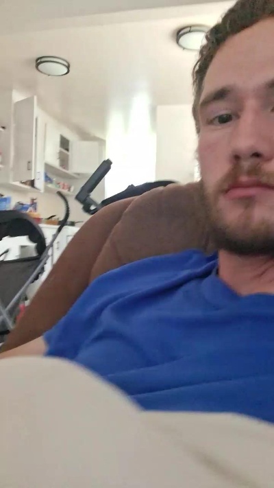 Thicktrunk27 live cam on Cam4