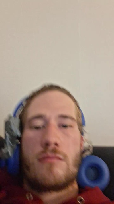 Thicktrunk27 live cam on Cam4