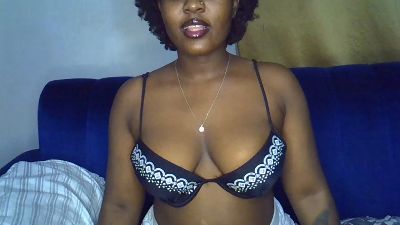 Thickyanah_02 live cam on Cam4