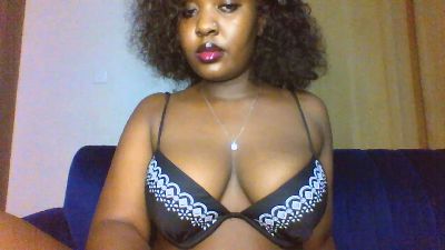 Thickyanah_02 live cam on Cam4