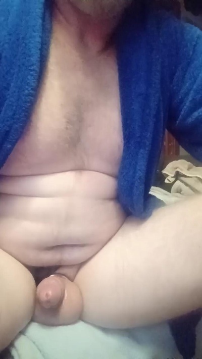 Thirsty_4itall live cam on Cam4