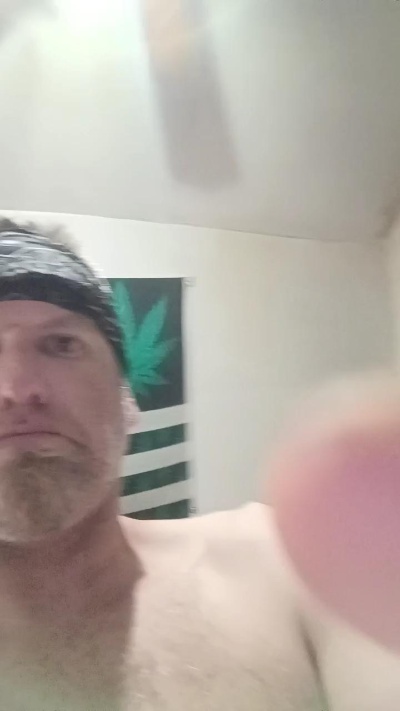 Thirsty_4itall live cam on Cam4