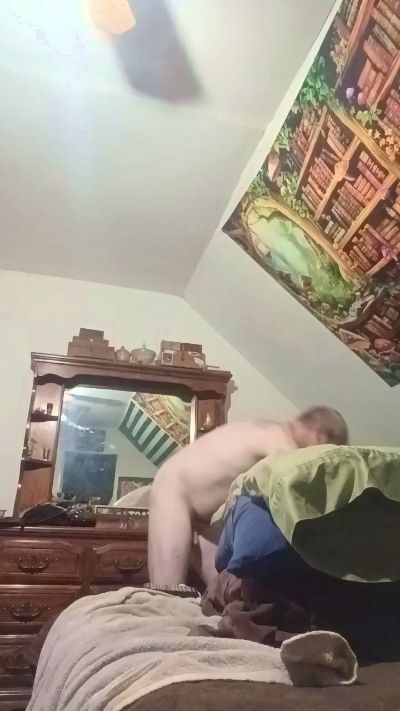 Thirsty_4itall live cam on Cam4
