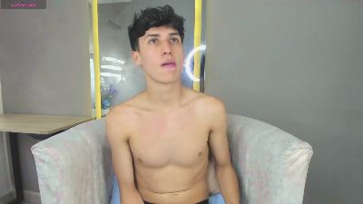 Thom_amees live cam on Cam4
