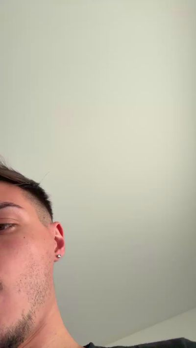 ThomasRM98 live cam on Cam4
