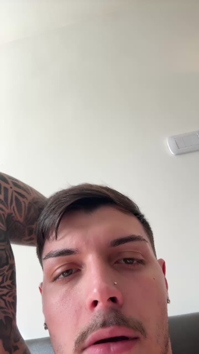 ThomasRM98 live cam on Cam4