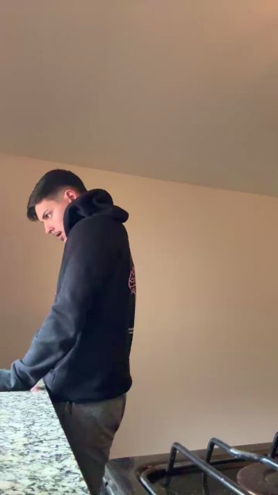 ThomasRM98 live cam on Cam4