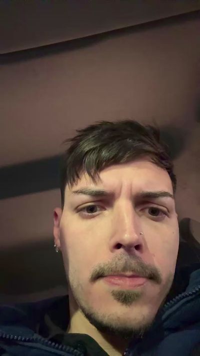 ThomasRM98 live cam on Cam4