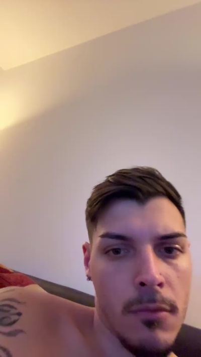 ThomasRM98 live cam on Cam4