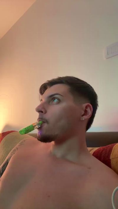 ThomasRM98 live cam on Cam4