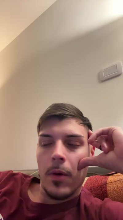 ThomasRM98 live cam on Cam4