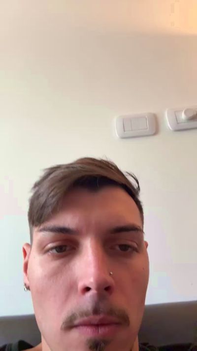 ThomasRM98 live cam on Cam4
