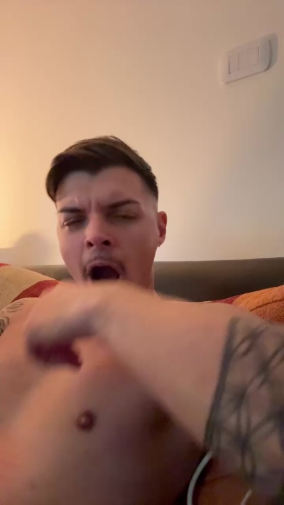 ThomasRM98 live cam on Cam4