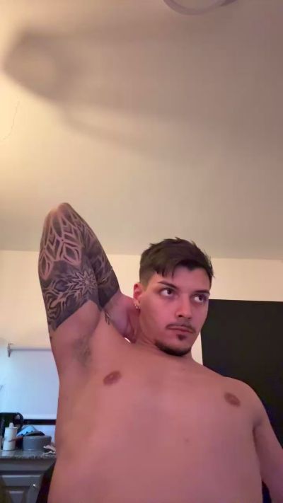 ThomasRM98 live cam on Cam4