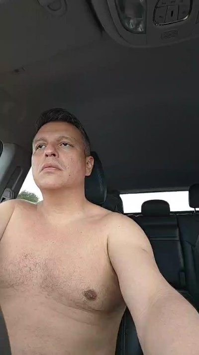 Thomaz861 live male webcam from Brazil