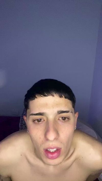 Thomikaty98 live cam on Cam4