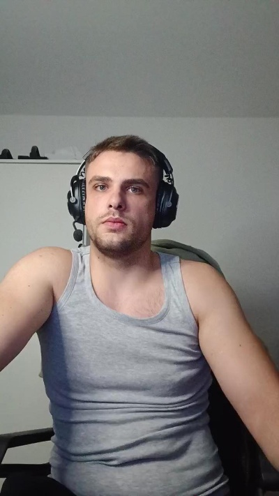 Thorodinsson03 live cam on Cam4