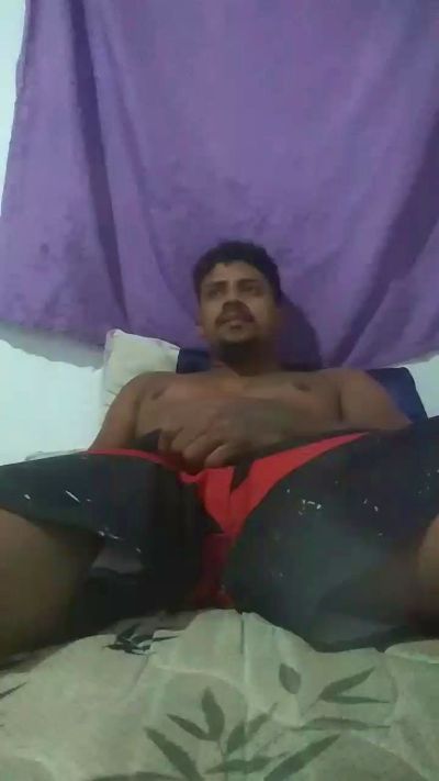 Threem232 live cam on Cam4