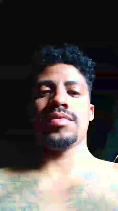 Threem232 live cam on Cam4