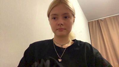 ThuMohan live cam on Cam4