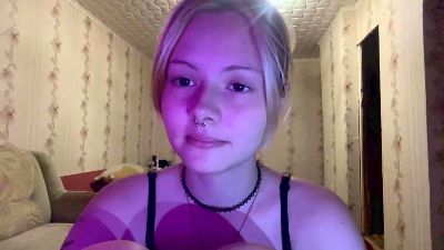 ThuMohan live cam on Cam4