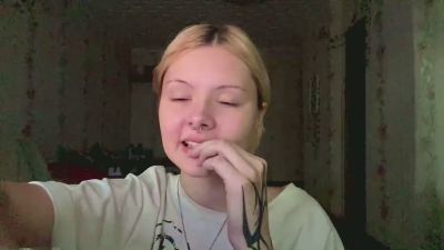 ThuMohan live cam on Cam4