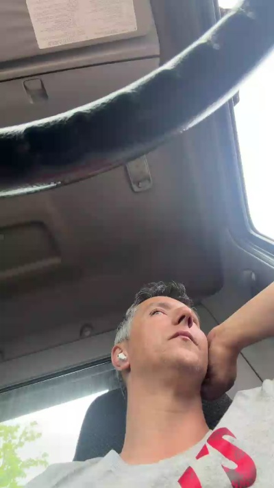 ThugzPussy live cam on Cam4