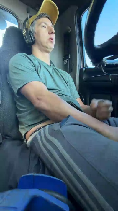 ThugzPussy live cam on Cam4