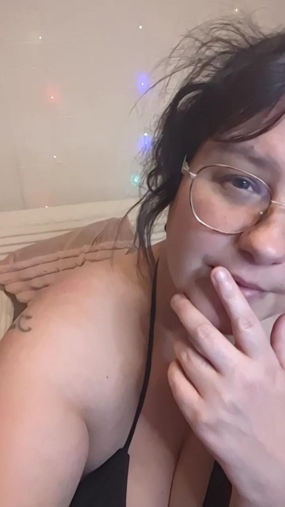 Profile and Statistics for Tialove420 on Cam4