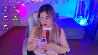 Tiana_27 live cam on Cam4