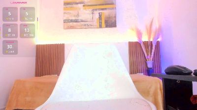 Tiana_glow live cam on Cam4