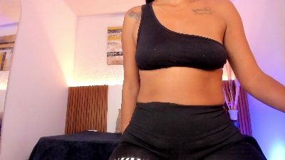 Tiana_glow live cam on Cam4