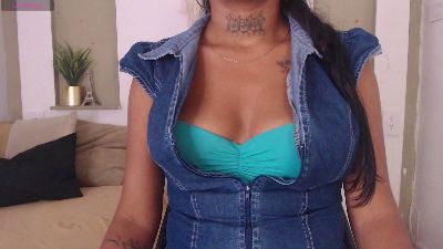 Tiana_glow live cam on Cam4