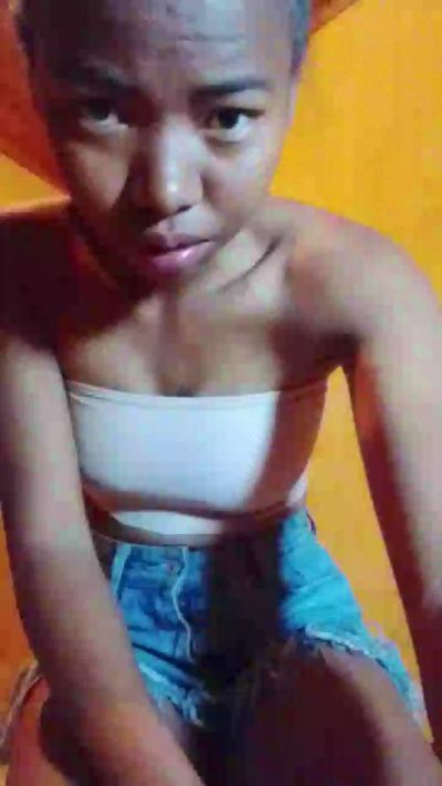 Tiavina07 live cam on Cam4