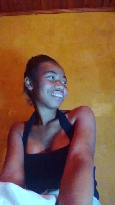 Tiavina07 live cam on Cam4