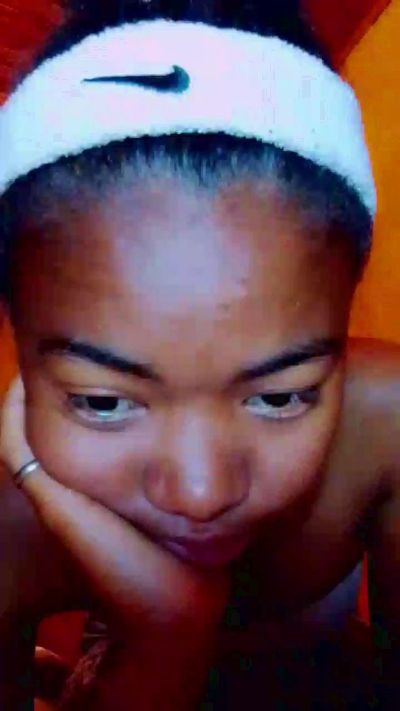 Tiavina07 live cam on Cam4