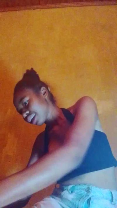 Tiavina07 live cam on Cam4