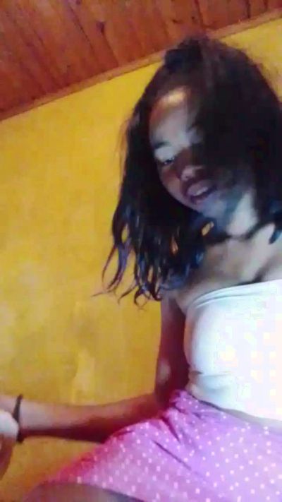 Tiavina07 live cam on Cam4