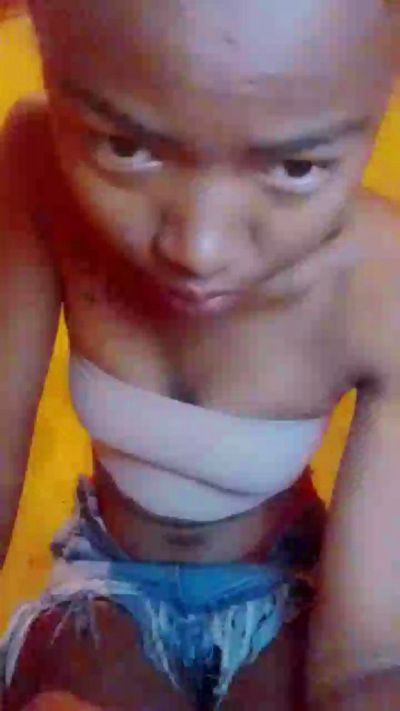 Tiavina07 live cam on Cam4