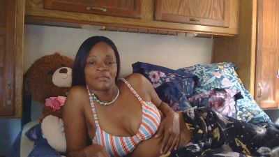 Tierrahmarie live cam on Cam4